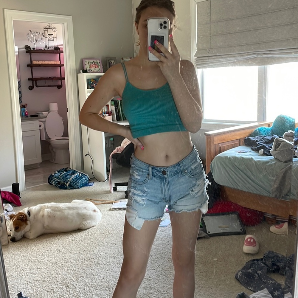 super cute ripped jean shorts from american eagle!!